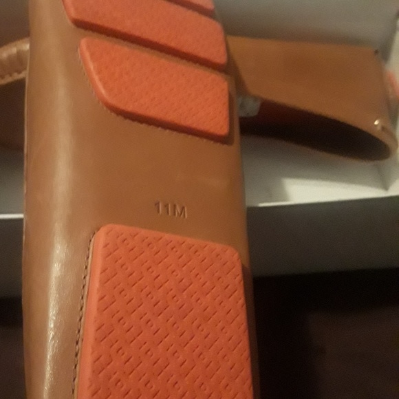 Shoes - Picture 4 of 5